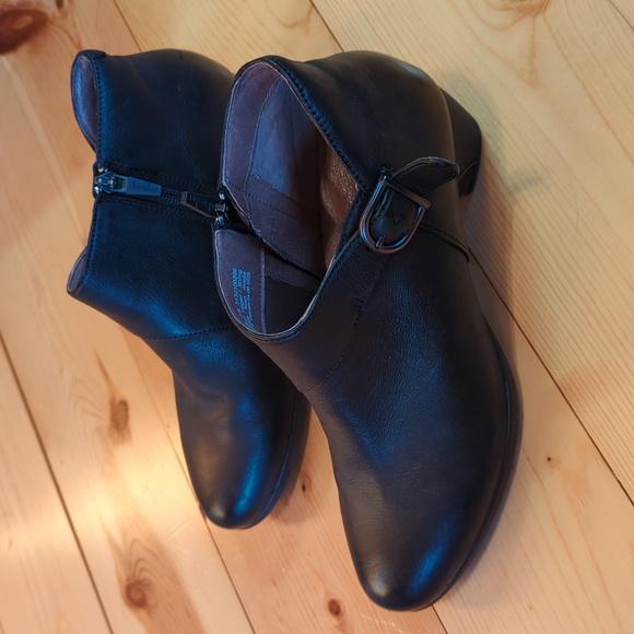 Dankso Booties - Picture 2 of 7